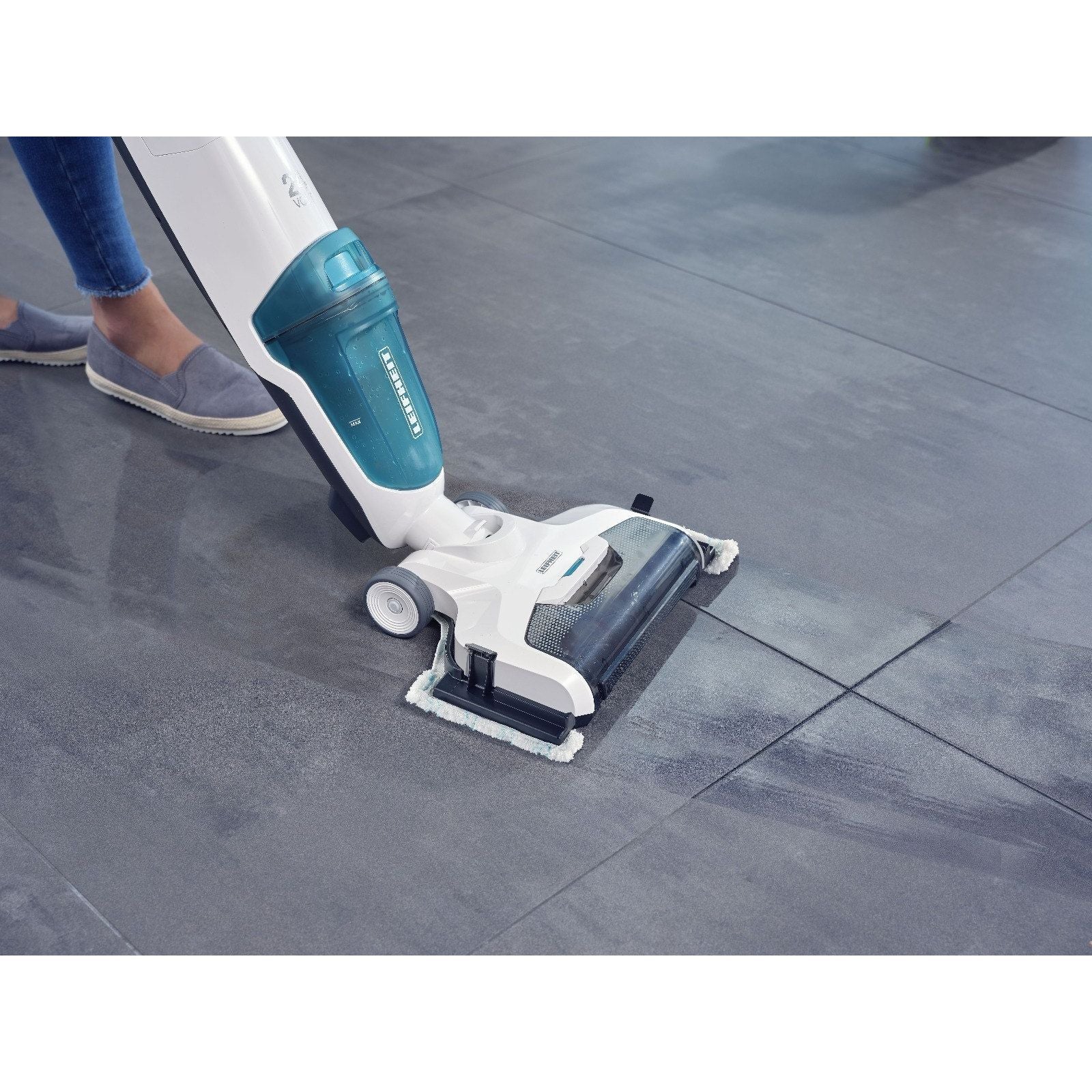 שואב שוטף ומייבש רצפות אלחוטי נטען דגם Regulus Aqua PowerVac Pro תוצרת LEIFHEIT גרמניה - Image 3
