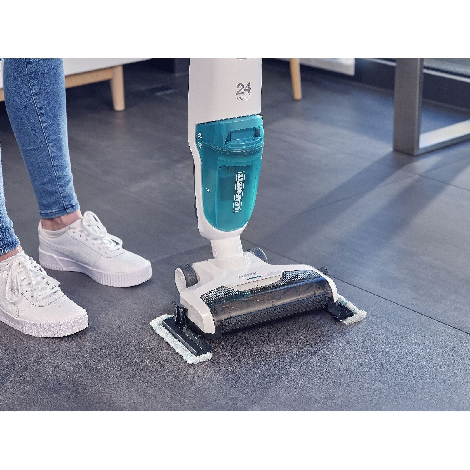 שואב שוטף ומייבש רצפות אלחוטי נטען דגם Regulus Aqua PowerVac Pro תוצרת LEIFHEIT גרמניה - Image 5