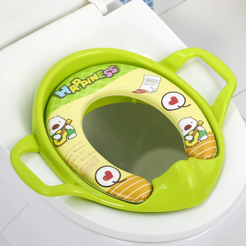 מושב אסלה מרופד עם ידיות