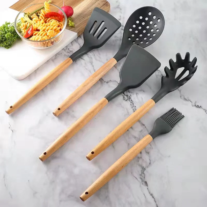 סט כלי ששת 12 חלקים מסיליקון ועץ צבע שחור - Image 4